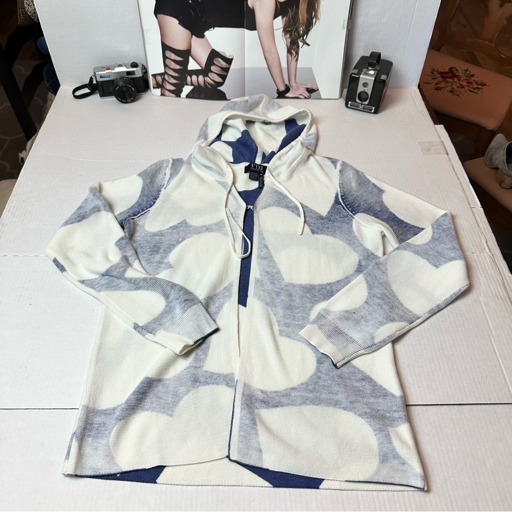 Y2K Heart Print Hooded Knit Top | Open Front Lightweight Sweater · FDJ - Picture 2 of 11